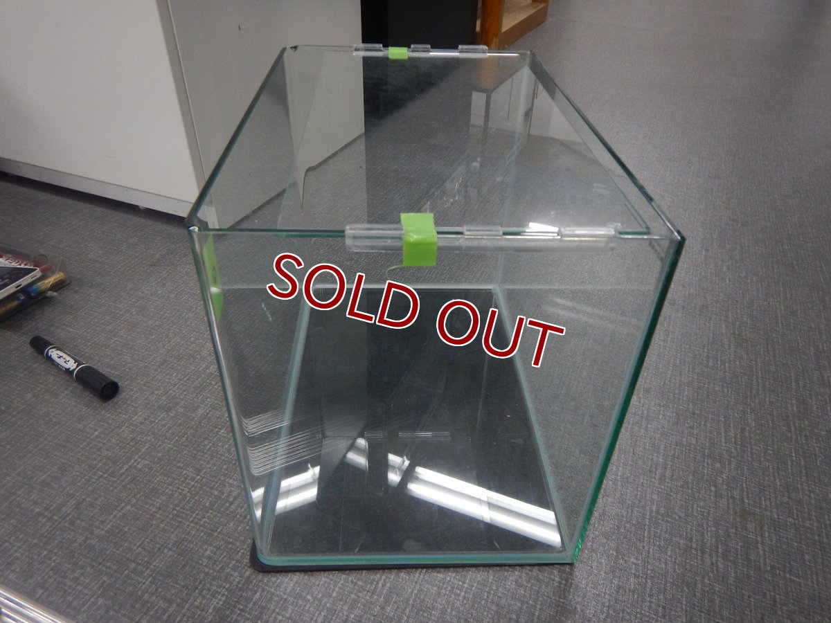 画像2: 【リユース品】【水槽】W40D26H30cmガラス水槽 管理記号 な店頭受け渡し限定 (2)