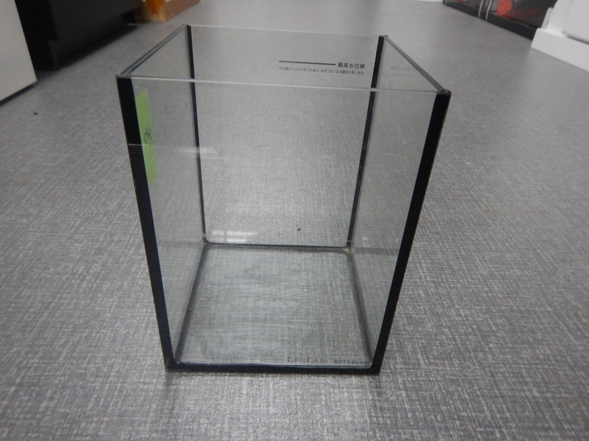 画像2: 【リユース品】【水槽】W15D15H20cmガラス水槽 管理記号 や店頭受け渡し限定 (2)