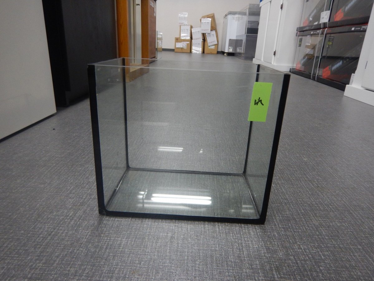 画像1: 【リユース品】【水槽】W25D16H22cmガラス水槽 管理記号　れ店頭受け渡し限定 (1)