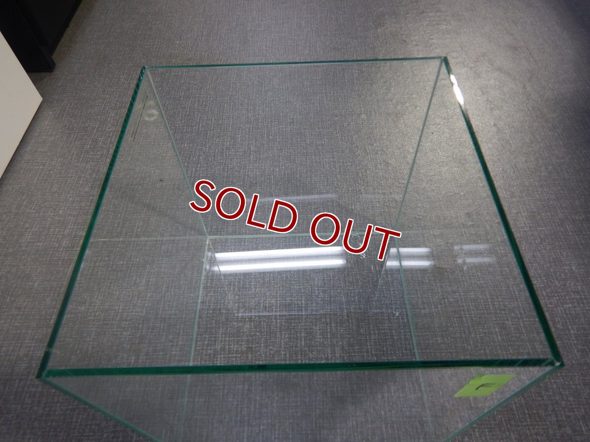 画像2: 【リユース品】【水槽】W30D30H30cm ガラス水槽 管理記号 F店頭受け渡し限定 (2)
