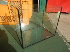 画像1: 【リユース品】【水槽】W30D20H25cm　ガラス水槽 管理記号　T店頭受け渡し限定 (1)