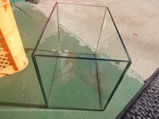 画像2: 【リユース品】【水槽】W30D20H25cm　ガラス水槽 管理記号　T店頭受け渡し限定 (2)