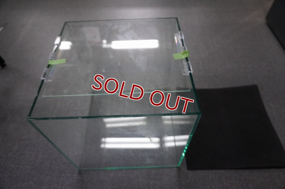 画像2: 【リユース品】【水槽】30キューブ水槽 マット蓋付き店頭受け渡し限定 (2)