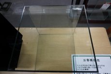 画像2: 【毎月1日〜7日は中古品30%OFFクーポン(reuse30)対象商品】【リユース品】【水槽】フレームレス 水槽 30×30×30店頭受け渡し限定 (2)