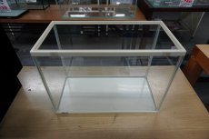 画像1: 【毎月1日〜7日は中古品30%OFFクーポン(reuse30)対象商品】【リユース品】【水槽】ガラス水槽 W35×D18×H26店頭受け渡し限定 (1)