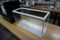 画像2: 【リユース品】【水槽】ガラス水槽 W45×D17×H25店頭受け渡し限定 (2)