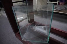 画像1: 【毎月1日〜7日は中古品30%OFFクーポン(reuse30)対象商品】【リユース品】【水槽】ガラス水槽 W30×D30×H40店頭受け渡し限定 (1)
