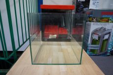 画像1: 【リユース品】【水槽】30cmキューブ水槽店頭受け渡し限定 (1)