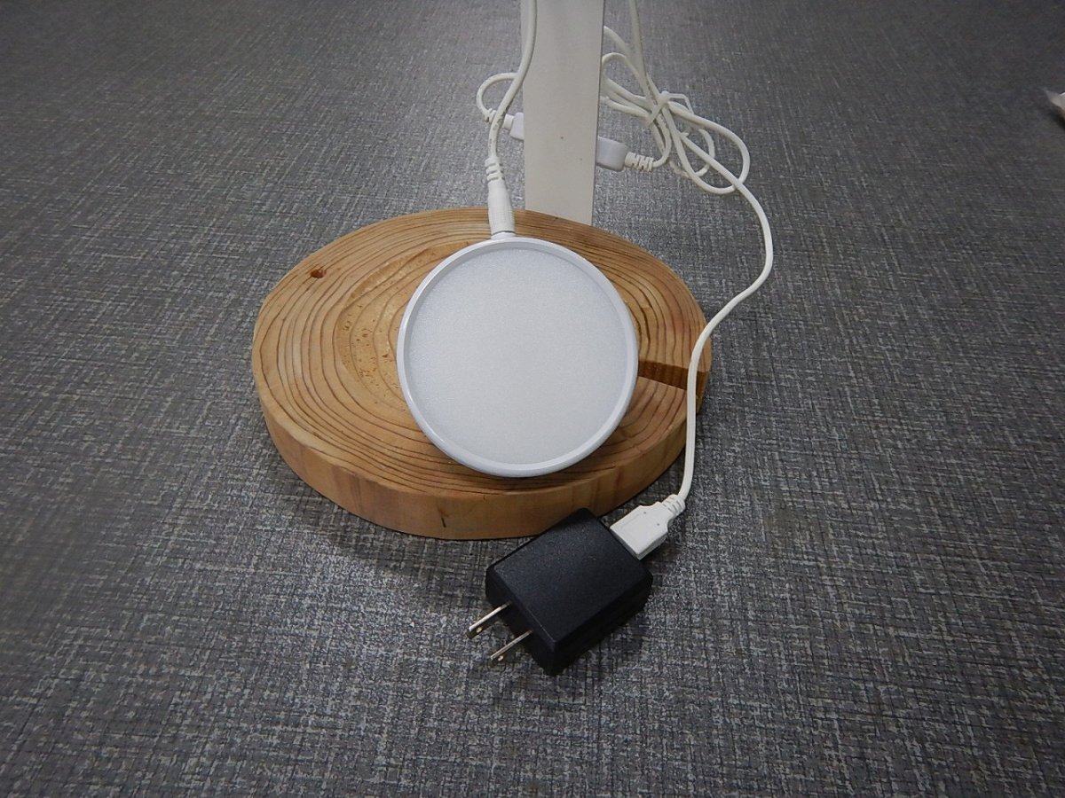 画像2: 【リユース品】【ADA】DOOA  スポットLED ら ライトアーム 台 コンセント付き(発送可能) (2)