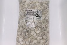 画像1: 【飼育用品 水質調整】【通販】かきがら 中粒【2kg】【ろ過材】 (1)