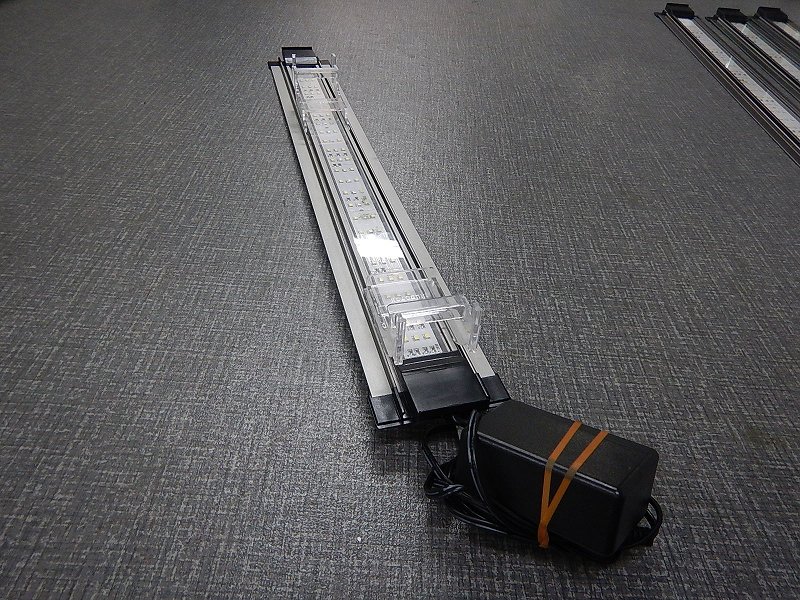 【リユース品】【ライト】送料無料　コトブキフラットLED HL600（発送可能）(熱帯魚)